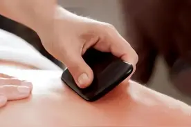 刮痧刮出来的“痧”是什么？是“体内毒素”吗？出痧越多越好吗？图片
