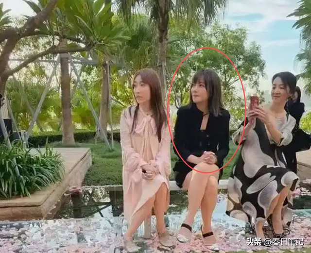 面相又变了！49岁赵薇广东吃饭又老又凶， 当年小燕子再也回不去了