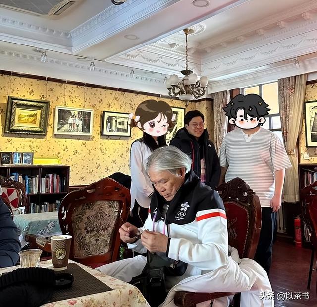 阅兵临近，霍家三父子一张北京合照暴露真实处境，目的果然不一般