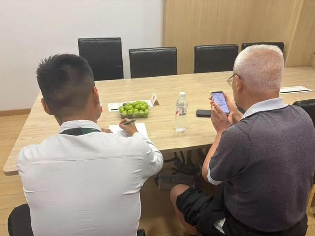 上海有人连夜出动看房
