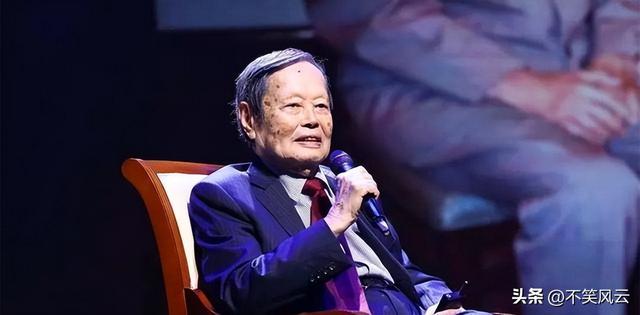 杨振宁离世仅2天，令人担心的事发生，原来翁帆一个字都没说错！