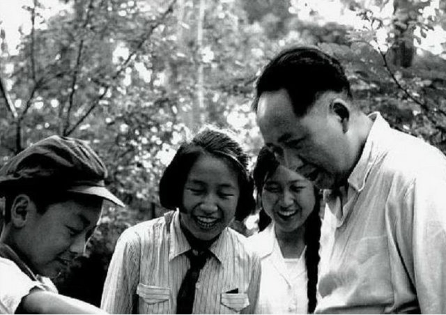 72年李敏怀孕，独自来中南海探亲，毛主席怒道：孔令华太不像话了