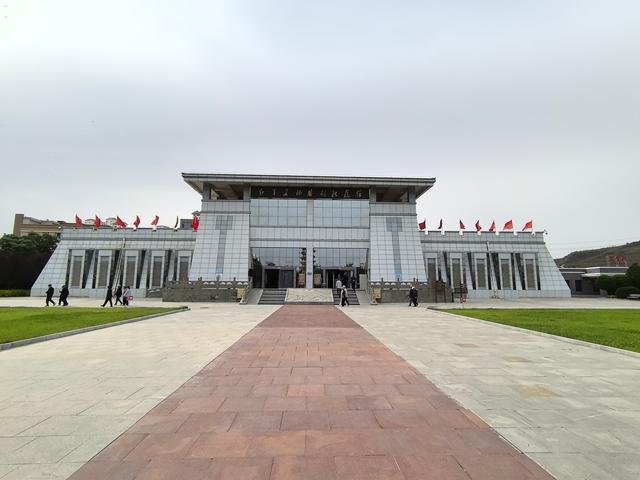 甘肃会宁红军长征胜利会师景区 有多个新老景观讲述着这一辉煌历史