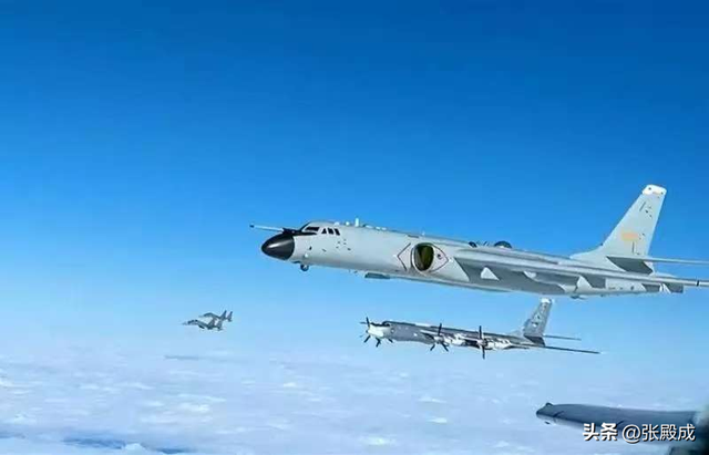 日方终于改口了，高市被催谢罪辞职	，中俄轰炸机直奔日本