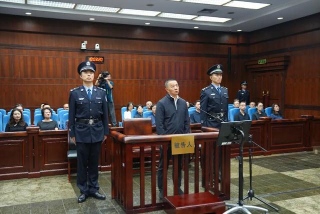 贪超3亿 落马副部陈晏获死缓
