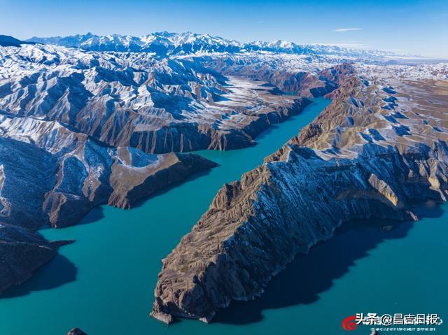 雪落肯斯瓦特！玛纳斯这片“水墨秘境”美到窒息