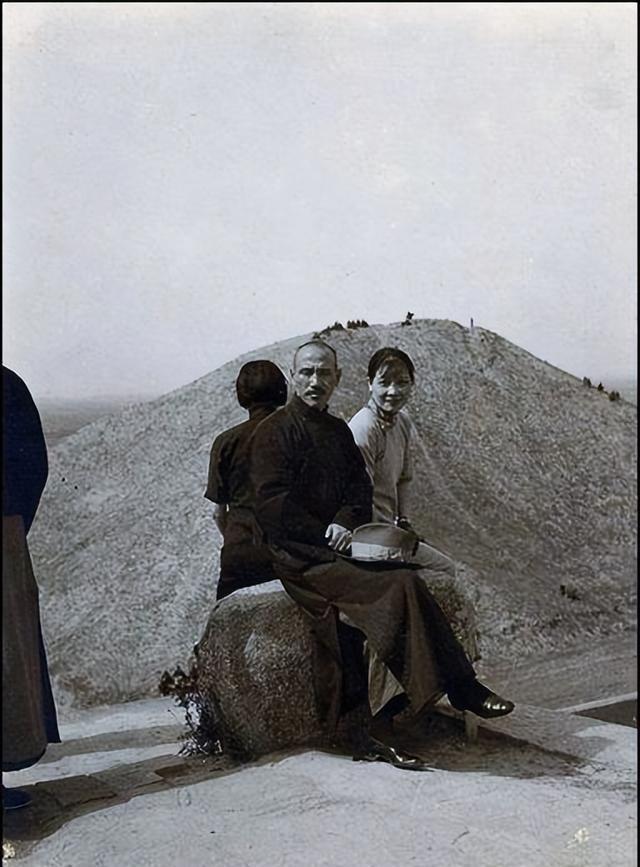 蒋介石临终前告诉蒋经国：我这一生只敬佩一人，畏惧两人! 第19张