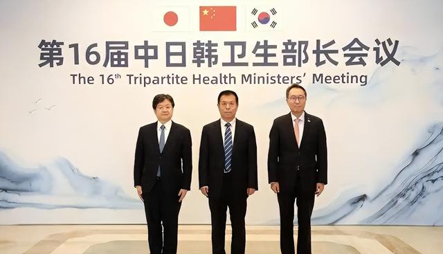 首尔会谈结束，中日韩发联合声明，信号明确，高市还是没办法对话