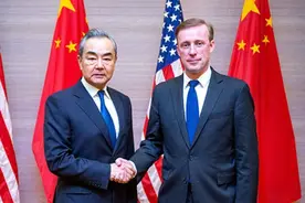 美拒绝支持和平统一，大陆四艘军舰永久封锁台海，美专机直飞北京图片