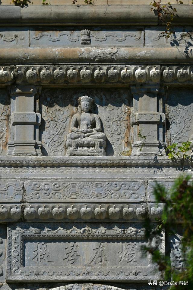 逛十次香山才发现，碧云寺藏金刚塔，机位超绝