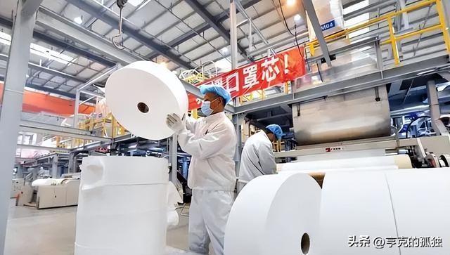 5年前，靠倒卖口罩一年赚60亿元，住5万一夜酒店的他，如今咋样了