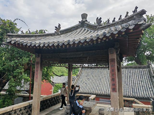 泰安：泰山凌汉峰下有一景点，一井一梅一禅院，两段风云两种修行