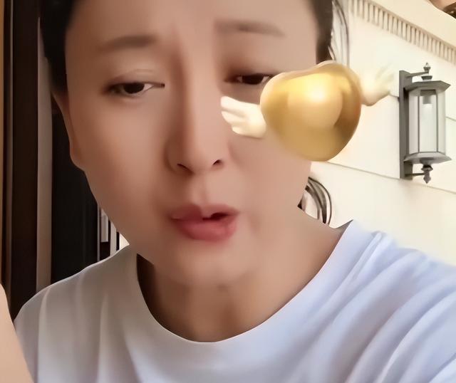 闫学晶新疆班真相大白！人民网锐评句句戳人心，谁在说谎一目了然