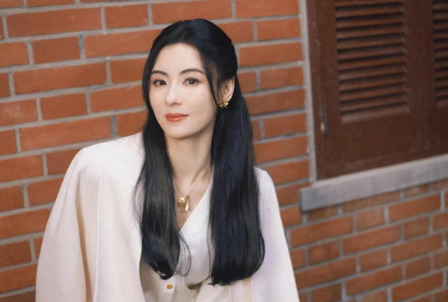 偷鸡不成蚀把米！本想“毁了”张柏芝，不料自己先被扒了个底朝天