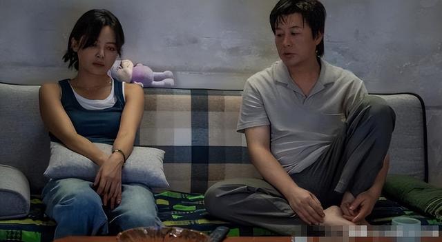 狐狸尾巴藏不住？辛芷蕾、郝蕾深夜"开撕"，圈中内幕被扯干净了