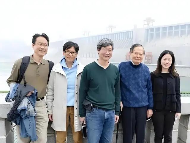 杨振宁长子杨光诺：感谢继母翁帆，这些年她是全家最温暖的依靠