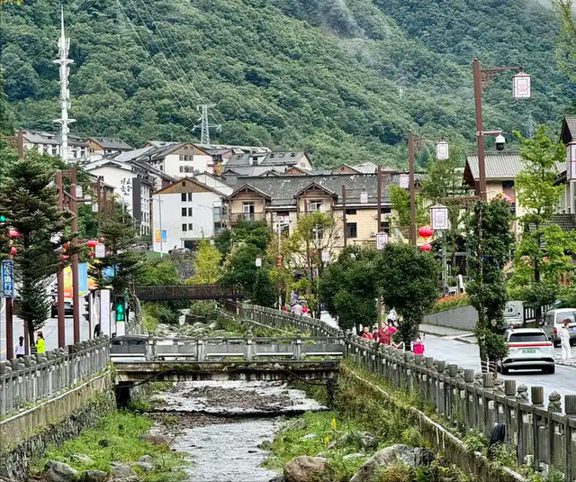 湖北有一个藏在深山密林中的避暑胜地，人少景美，被誉为华中凉都