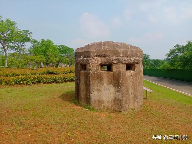 “三点一线”游汤山