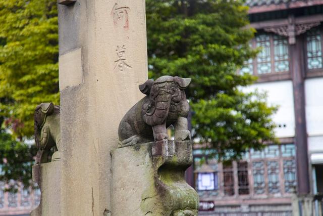 四川隆昌有一座石牌坊古镇，青石黛瓦间，解读牌坊背后的历史故事