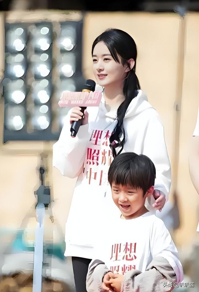 和赵德胤恋情真相大白半年，央视3天2次点名赵丽颖，冯绍峰没说错