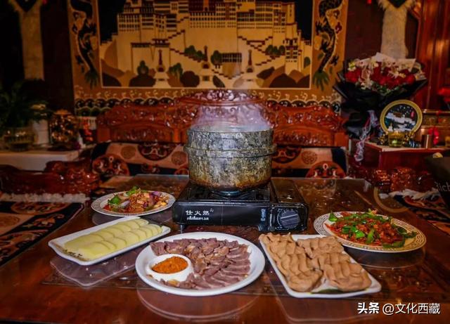 挖到国内巅峰秋景！半山秋色半山雪，不来西藏这里真的亏大了！