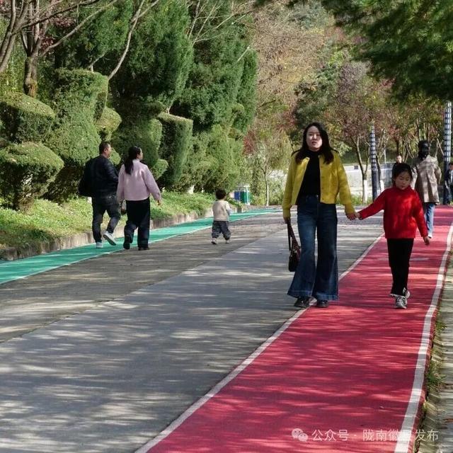 徽县泰湖，山水间的静谧风情