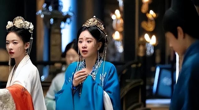 这跟不穿有啥区别？32岁李梦真空上阵！几乎全裸，简直太大胆