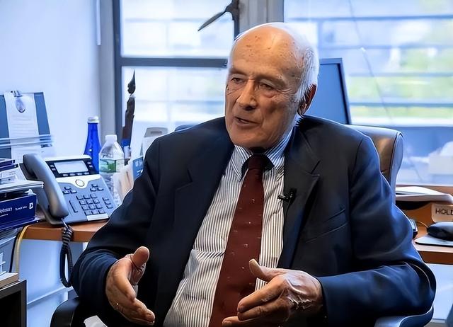 新加坡总统公开警告中国：要想世界和平，中国得放弃一样东西