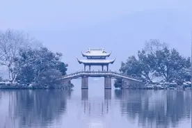 年过60岁的男人还对女人动心，纯粹就是自作多情、自欺欺人图片