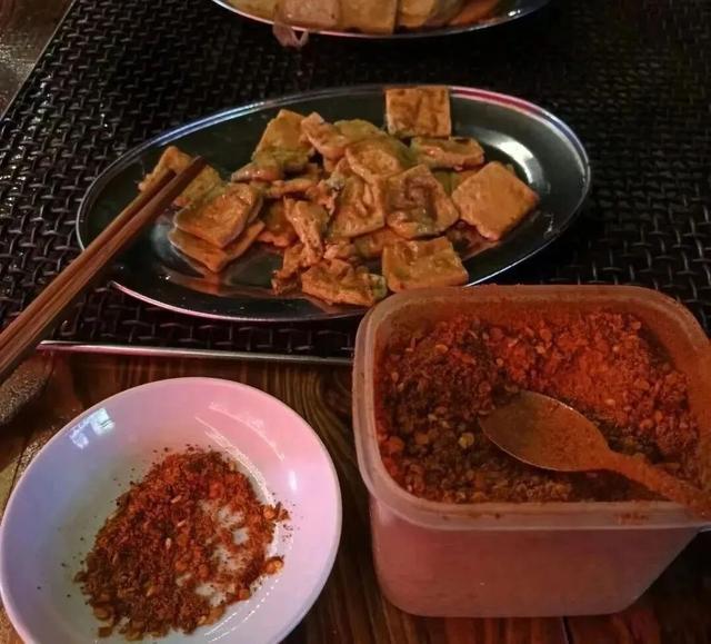 跟着赛事游遵义 | 冬季文旅“四件套”之围炉！赤水不止茶，还有更多新玩法……