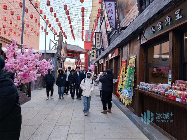 沉浸式体验上世纪30年代！平房“红旗巷”复古文化街区迎客