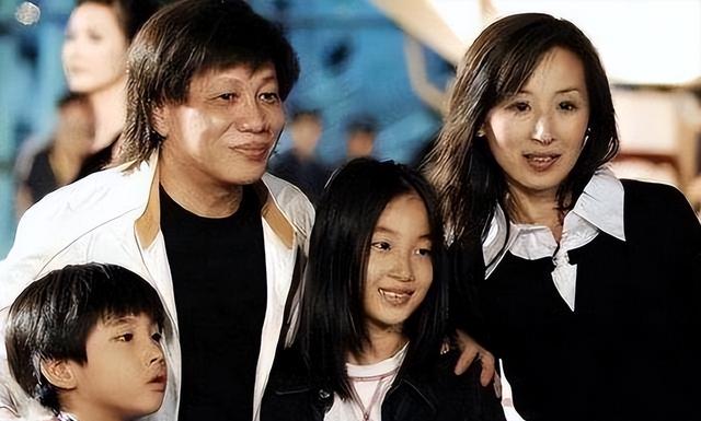 钱再多有什么用！梁小龙遗孀现状	，给所有“老少恋”夫妻提了个醒