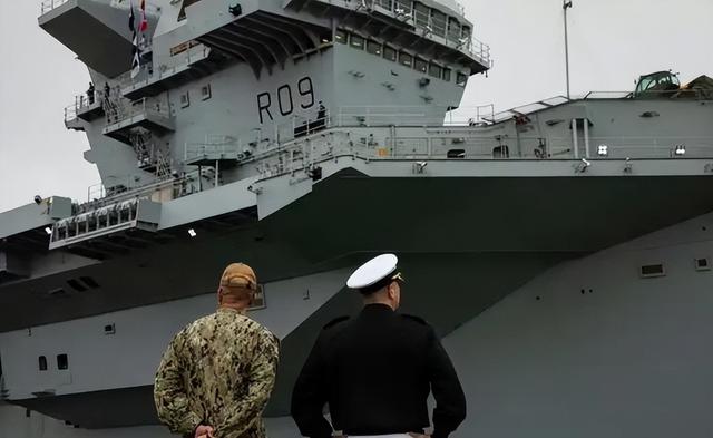 又让张召忠说中了？东拼西凑550亿建的2艘航母，如今彻底成为累赘