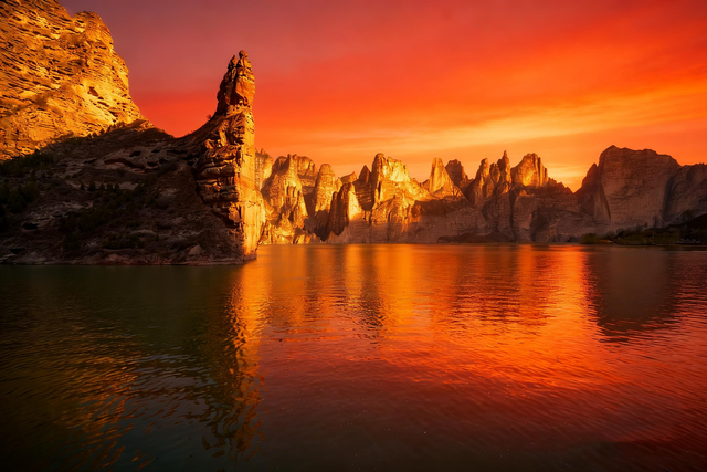 积石山深处：在黄河的“天梯”上，遇见一场千年的石窟迷局