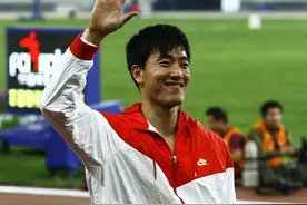 中国体育史上最激动人心的一刻！刘翔110米跨栏冠军，自豪！图片