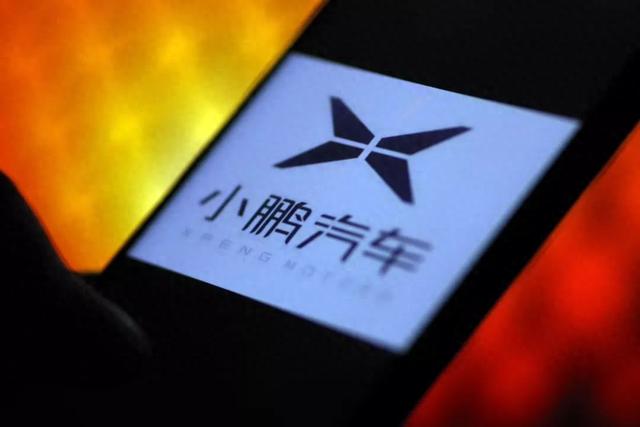 小鹏的首款女机器人，在全网火了，雷军说过的话，终于有人信了