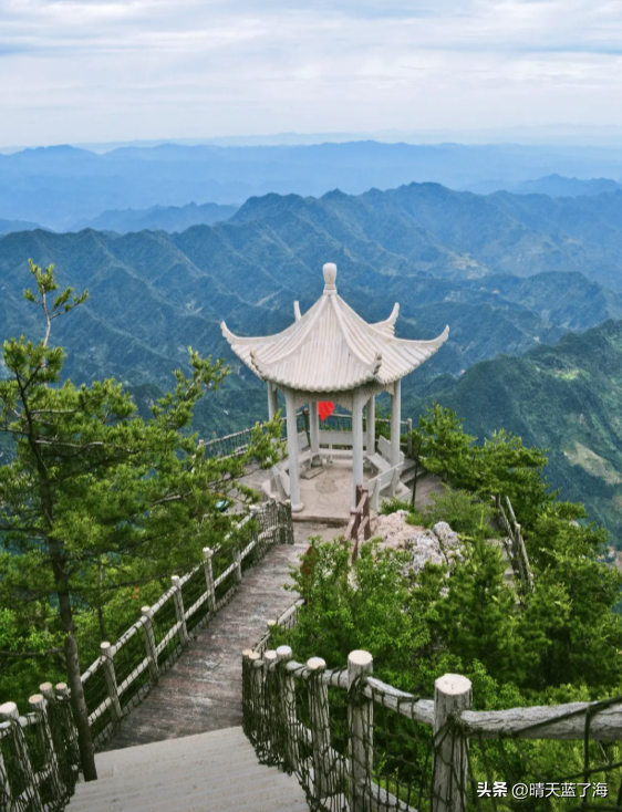 一座矗立于云端的“天空之城”？商洛“天竺山”云海秘境带你领略