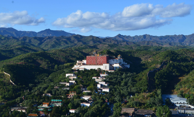 别再去三亚人挤人了！河北这座被低估的皇城，藏着半部清史