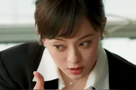 佟丽娅新剧开播，仅仅2集，收视率破2.4，都市剧有天花板了？图片