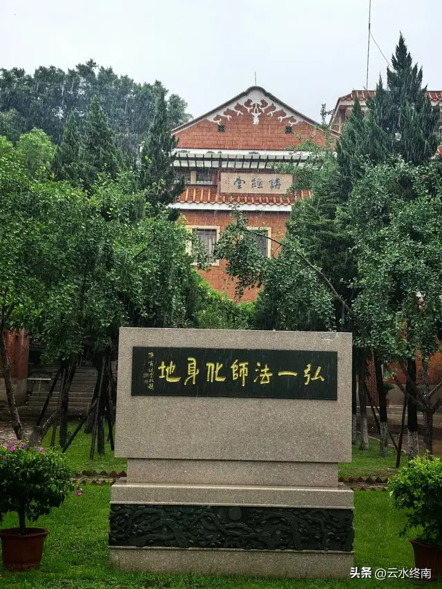 太爽了：7平方公里老城有8处世界遗产，都是免费！半城烟火半城仙