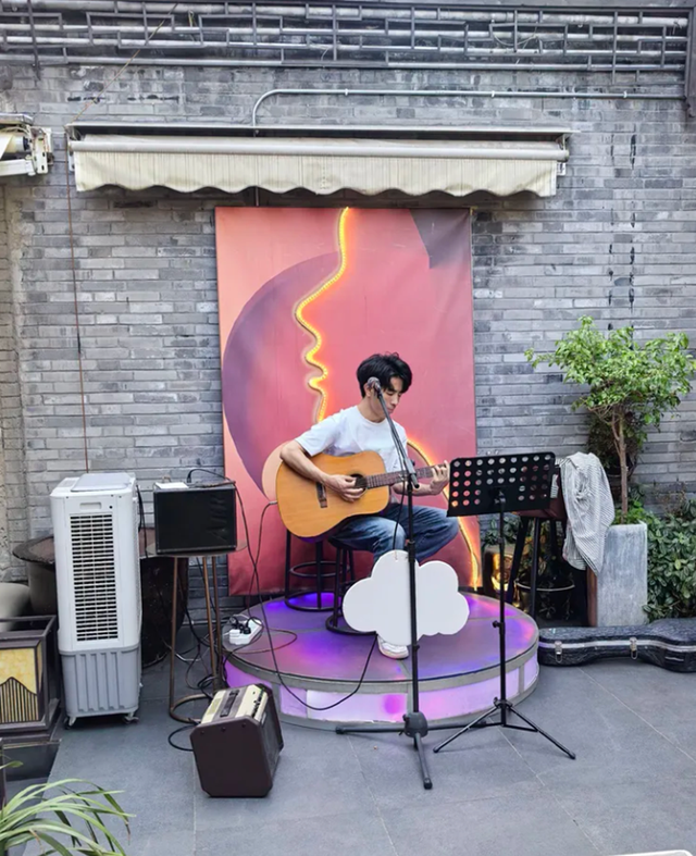 宽窄巷子里，藏着蜀地的自信与闲适