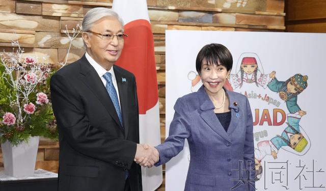 天皇亲自出山，日本对中国的反击正式开始，高市早苗憋出了一妙计