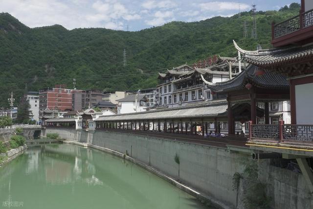 从湖南去了一趟陇南，实话实说，回来才发现朋友圈都是骗人的。