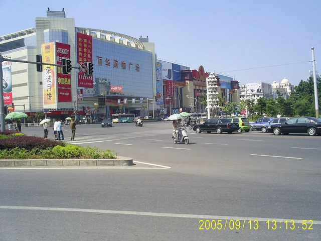 2005年的南昌，八一广场最动容的时代