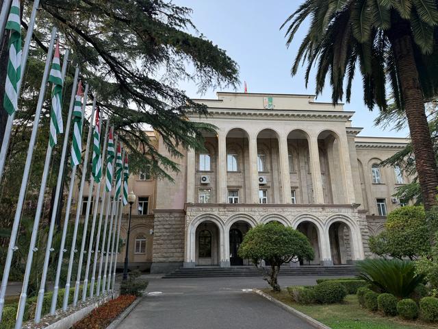 穿越未被承认的国度:阿布哈兹的静谧与历史回响
