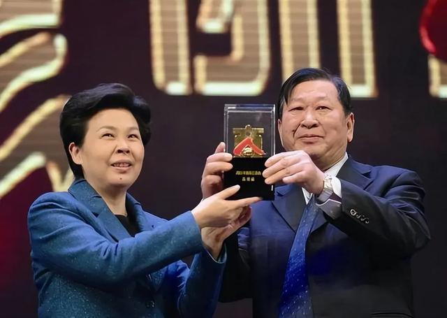 他把亲儿子“苏泊尔”贱卖法国，仅留0.01%，如今值430亿！后悔吗