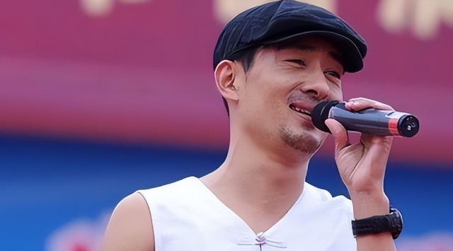 事实证明，“失踪”9年的歌手阿宝，早已走上了一条“不同的路”