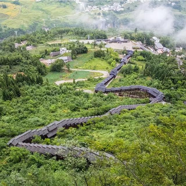 当恩施大峡谷化身霸总......