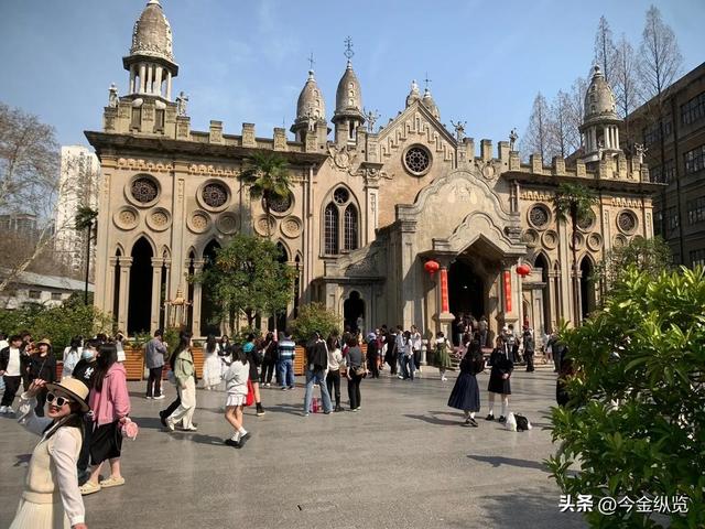 景区"多日票"火爆：门票背后的旅游业大变局，你还只当是多玩几天