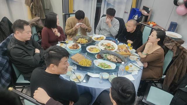 枣庄：飞鹰户外爬山徒步群年会在巨典豪庭酒店隆重举行